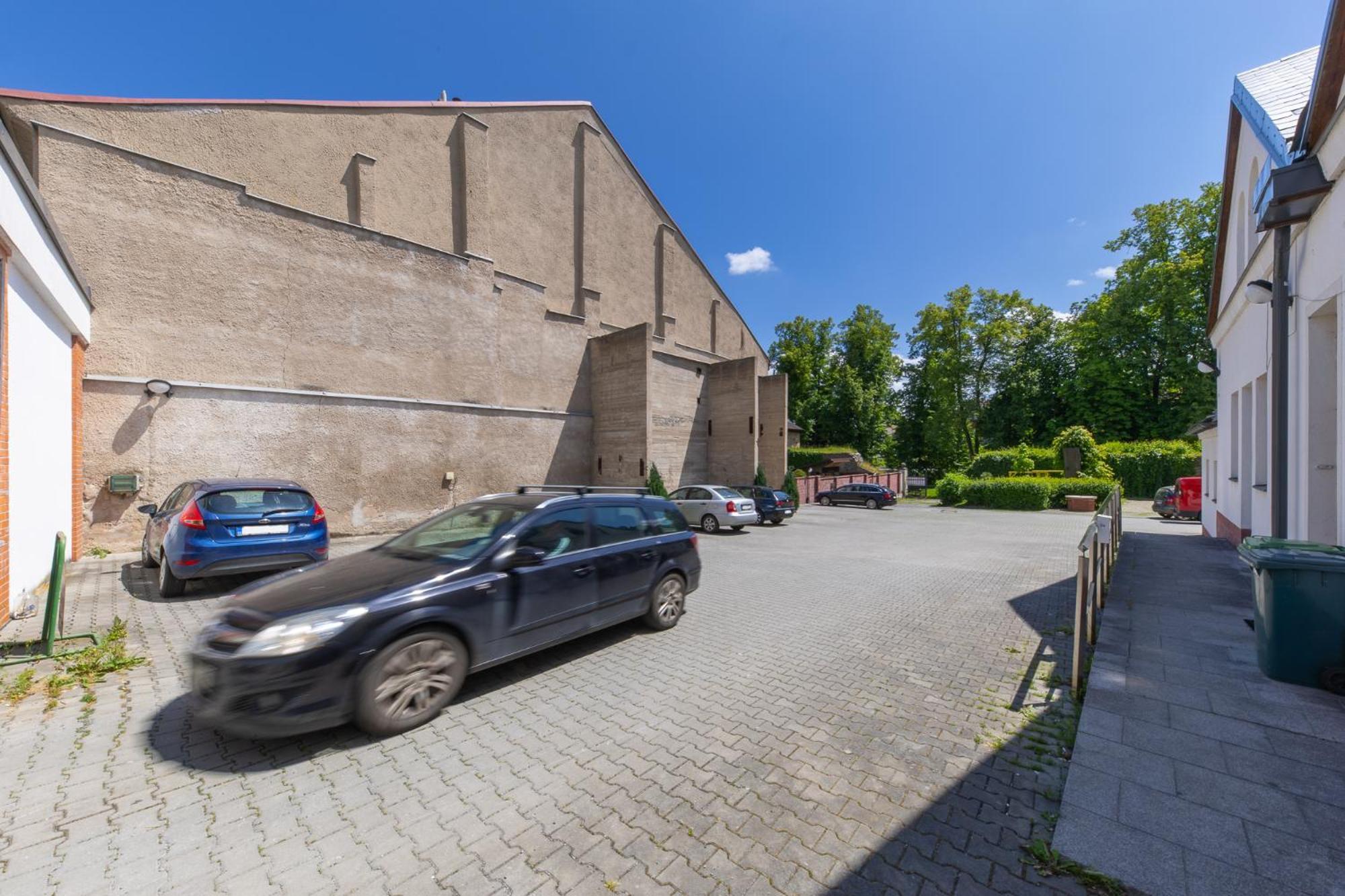 Hotel Pivovar Polička Exteriör bild