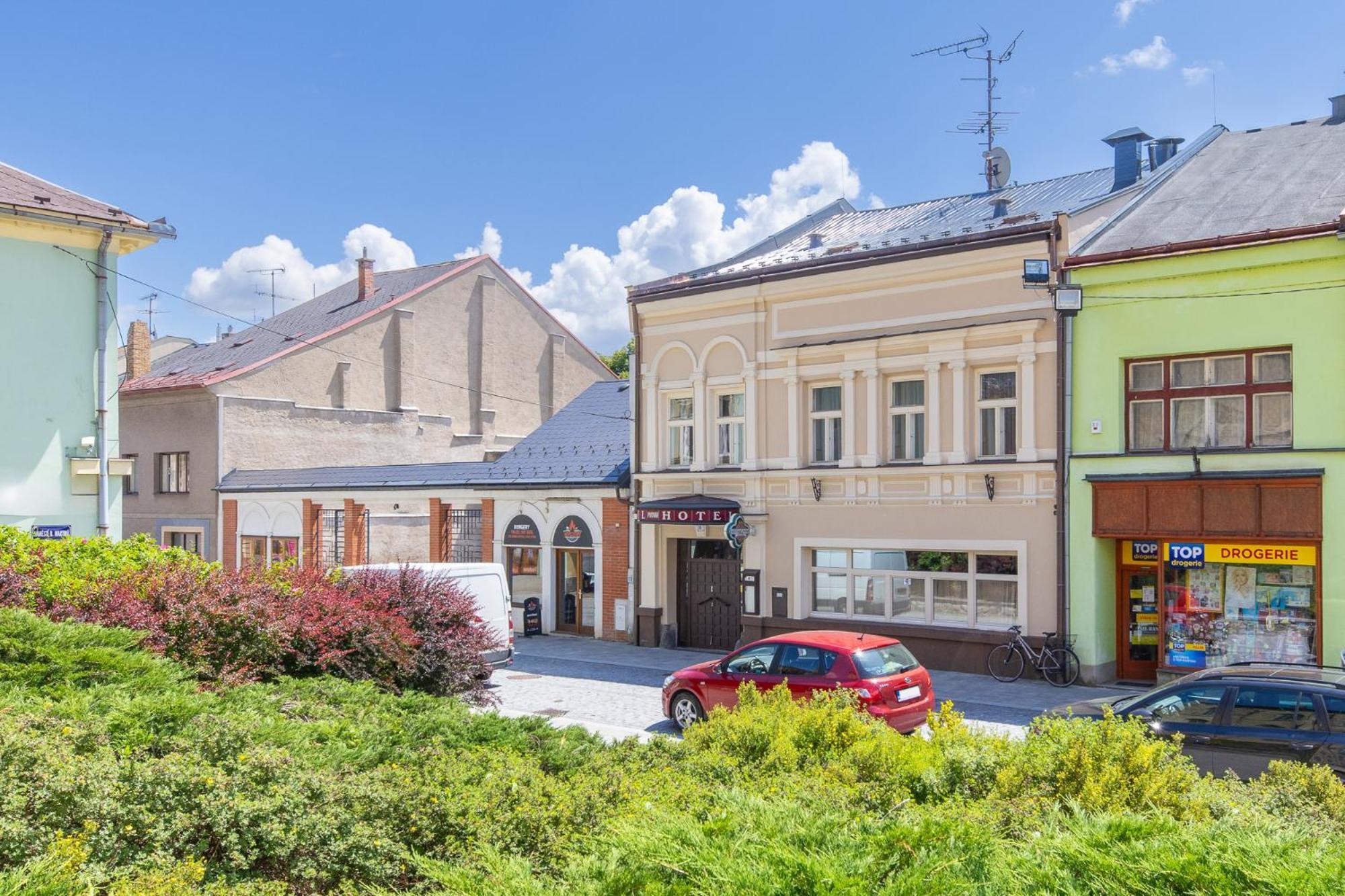 Hotel Pivovar Polička Exteriör bild