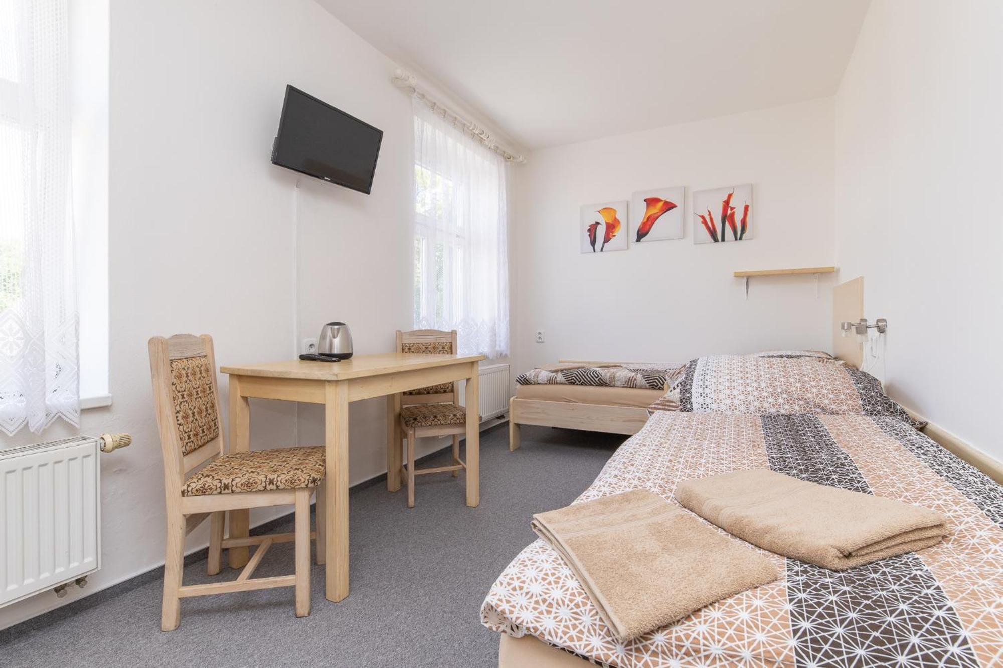 Hotel Pivovar Polička Exteriör bild
